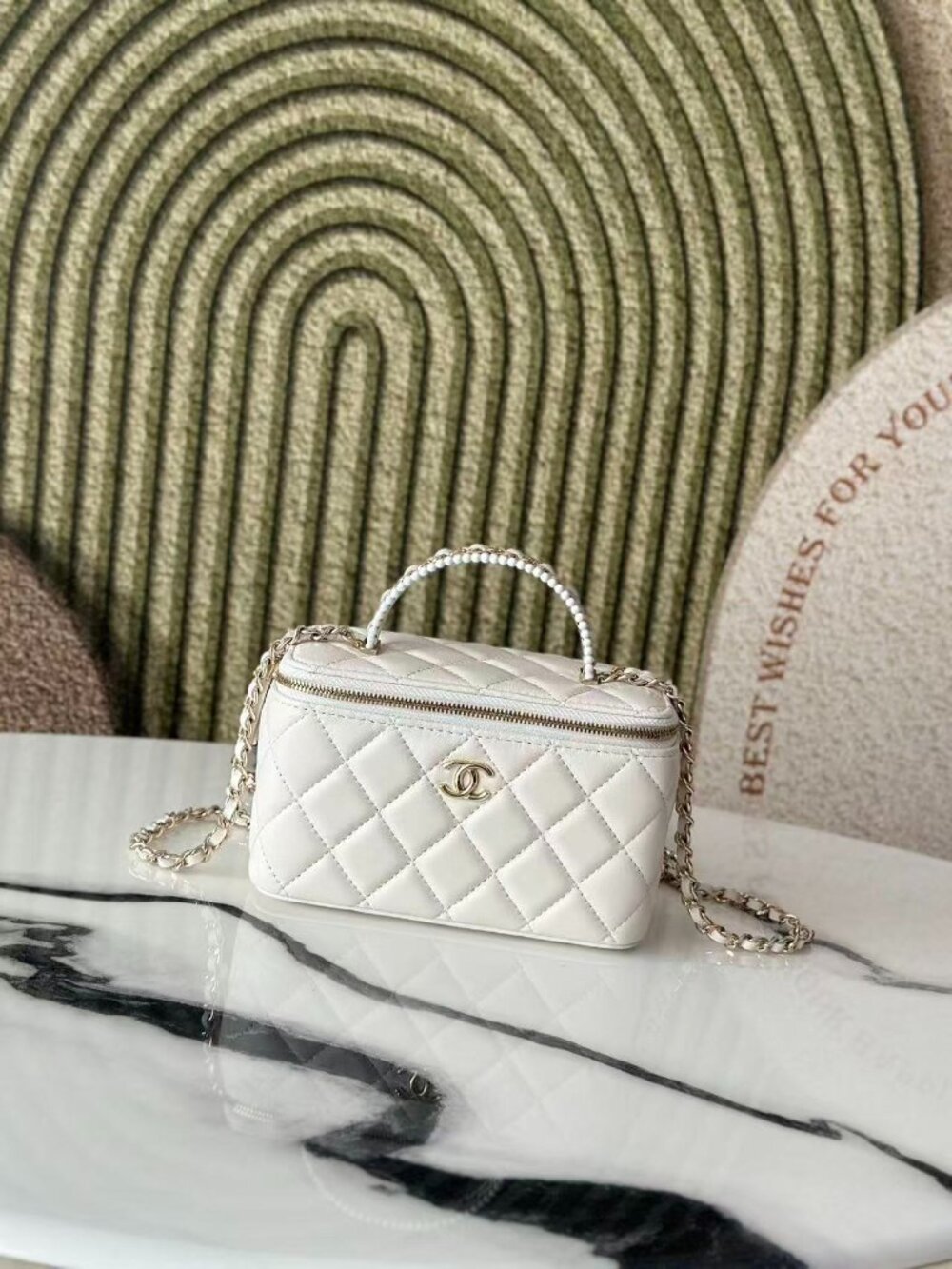 Classic CHANEL bag: A Stylish and Versatile Choice for Elegance